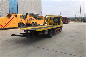 云岗非事故拖车