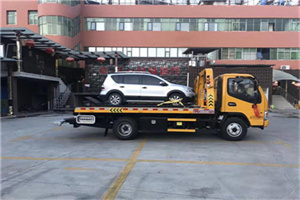 云岗汽车紧急补胎换胎救援