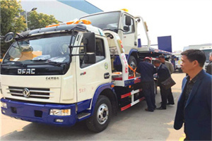 云岗汽车道路救援拖车价格